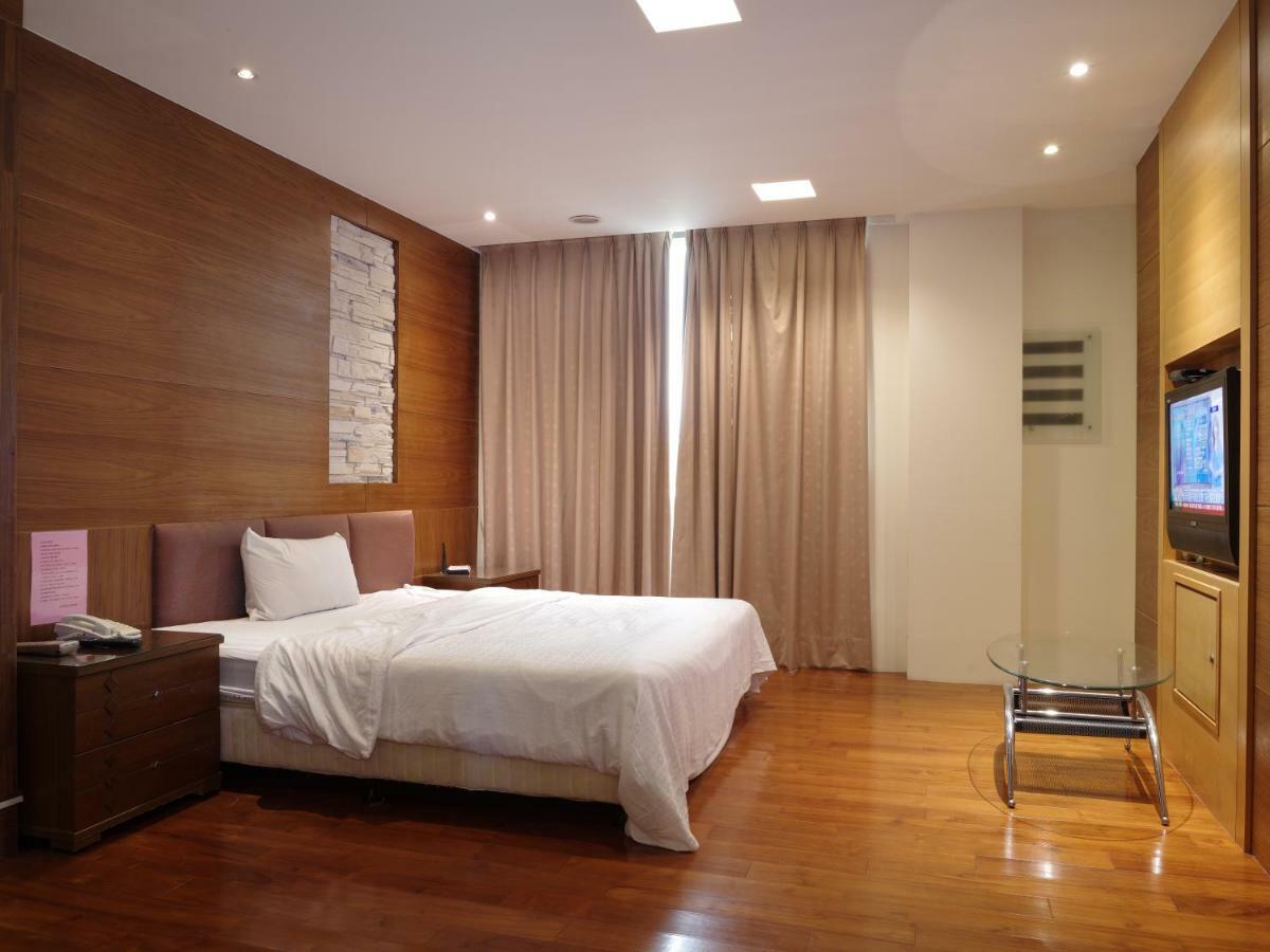 Charming Motel Hualien City Exterior photo